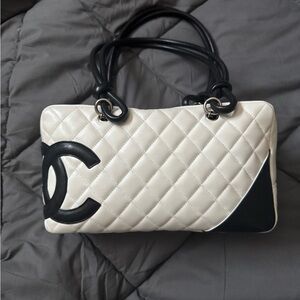 CHANEL Black and Cream Quilted Shoulder Bag
